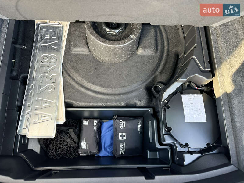Внедорожник / Кроссовер Audi e-tron 2019 в Киеве