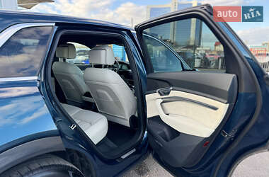 Внедорожник / Кроссовер Audi e-tron 2019 в Киеве