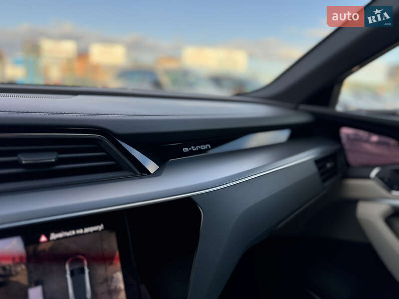 Внедорожник / Кроссовер Audi e-tron 2019 в Киеве