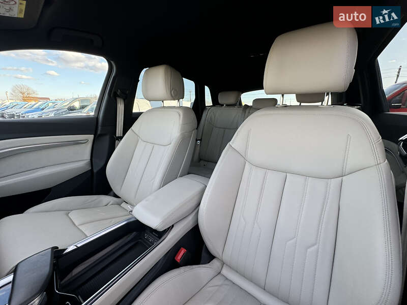 Внедорожник / Кроссовер Audi e-tron 2019 в Киеве