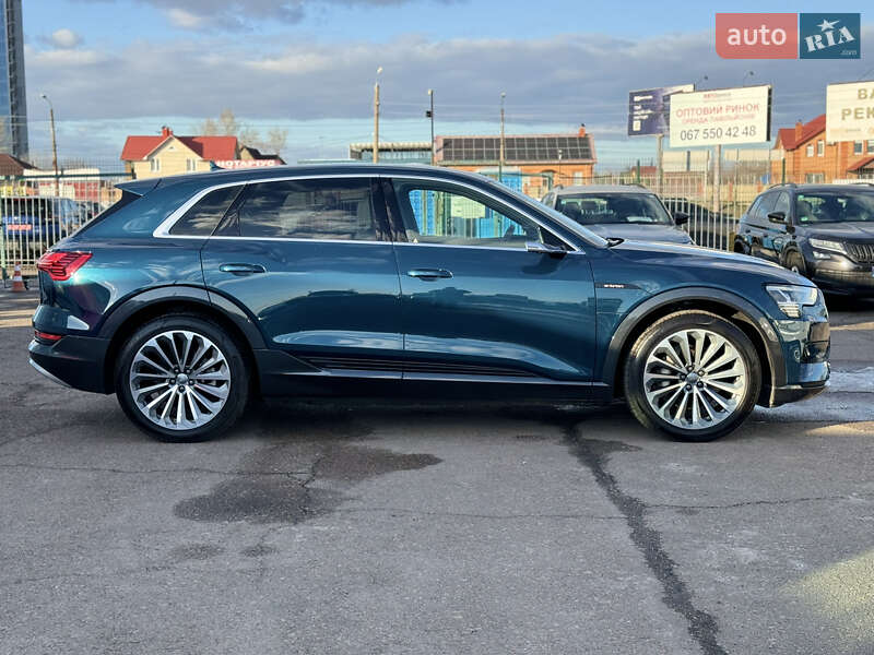 Внедорожник / Кроссовер Audi e-tron 2019 в Киеве