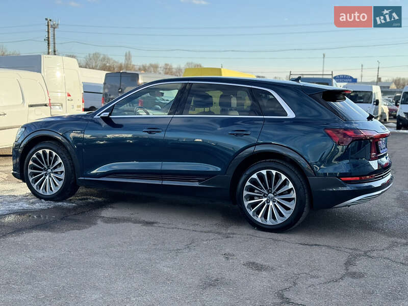 Внедорожник / Кроссовер Audi e-tron 2019 в Киеве