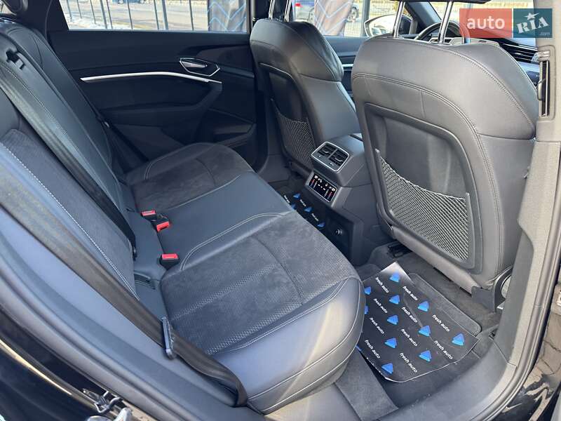 Внедорожник / Кроссовер Audi e-tron 2021 в Ровно