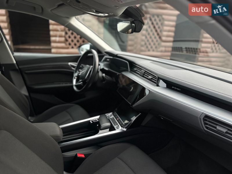 Внедорожник / Кроссовер Audi e-tron 2021 в Львове фото 13 Внедорожник / Кроссовер Audi e-tron 2021 в Львове