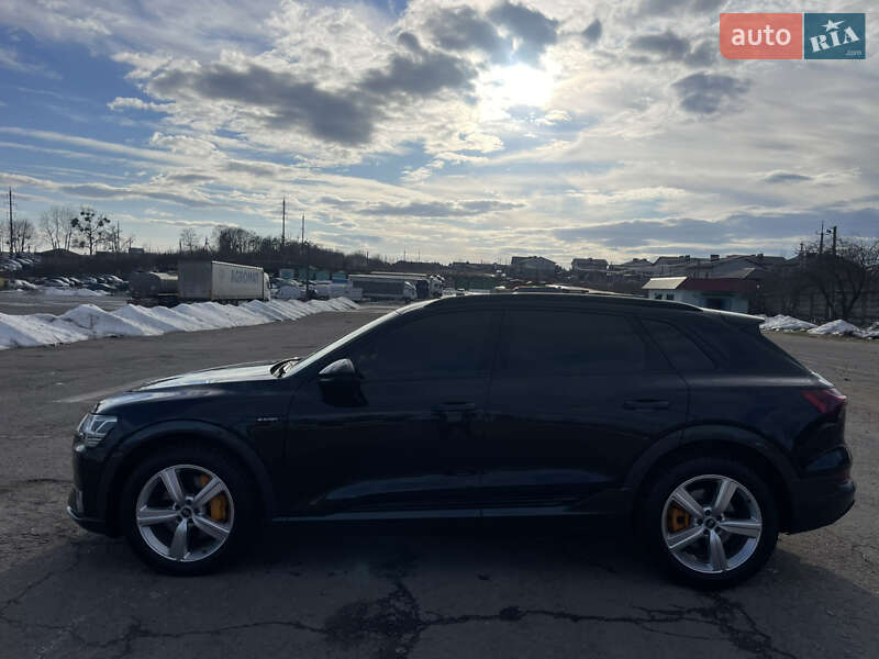Внедорожник / Кроссовер Audi e-tron 2021 в Ровно