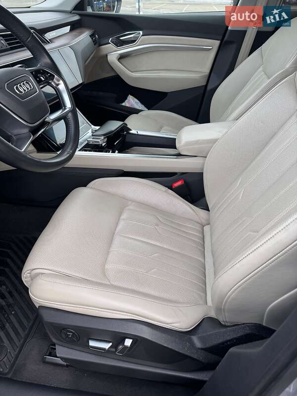 Позашляховик / Кросовер Audi e-tron 2019 в Києві