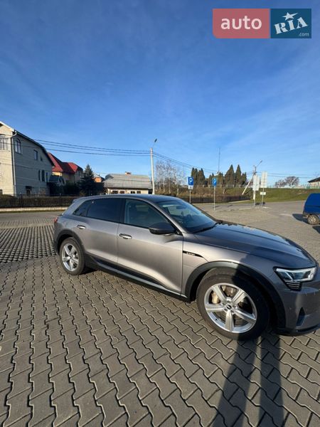 Внедорожник / Кроссовер Audi e-tron 2021 в Ивано-Франковске