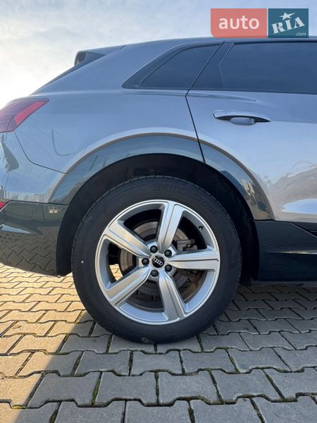 Внедорожник / Кроссовер Audi e-tron 2021 в Ивано-Франковске