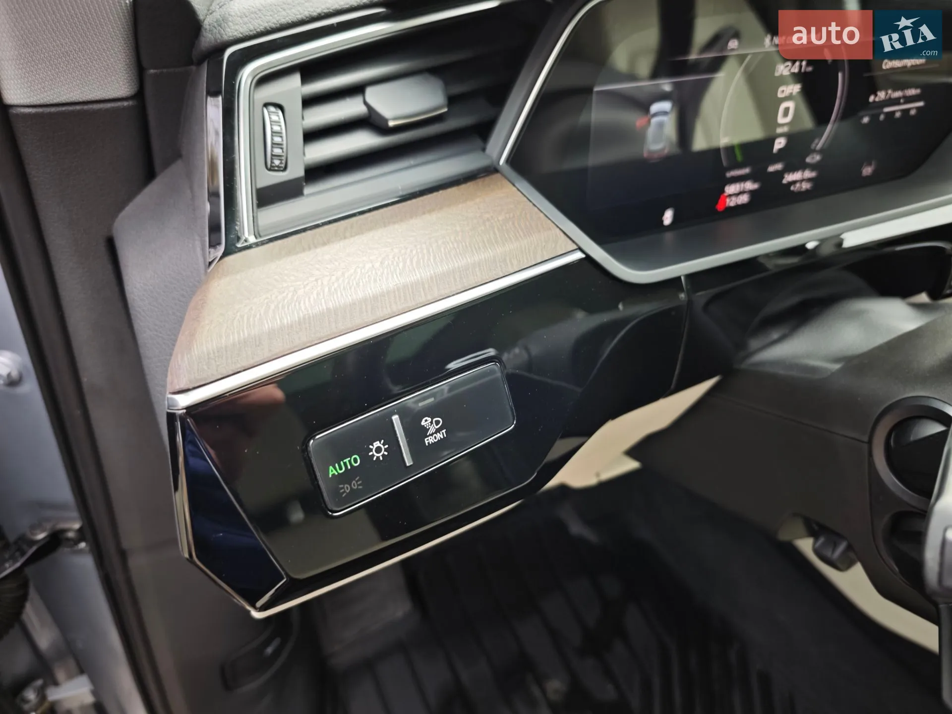 2021 Audi e-tron - мініатюра 38