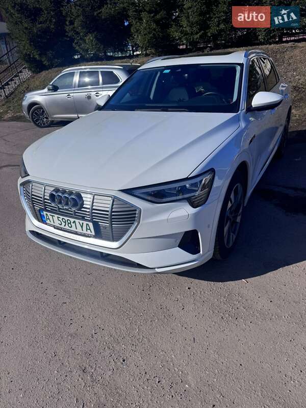 Позашляховик / Кросовер Audi e-tron 2022 в Івано-Франківську