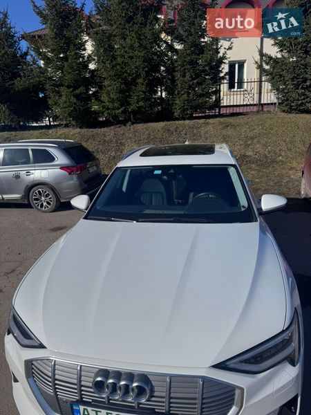 Позашляховик / Кросовер Audi e-tron 2022 в Івано-Франківську