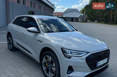 Внедорожник / Кроссовер Audi e-tron 2020 в Костополе фото 3 Внедорожник / Кроссовер Audi e-tron 2020 в Костополе