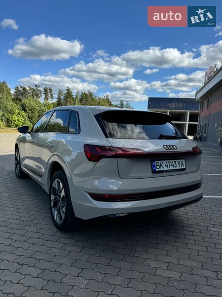 Внедорожник / Кроссовер Audi e-tron 2020 в Костополе фото 16 Внедорожник / Кроссовер Audi e-tron 2020 в Костополе