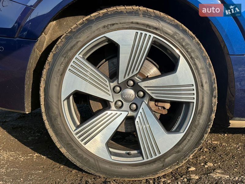 Позашляховик / Кросовер Audi e-tron 2020 в Луцьку