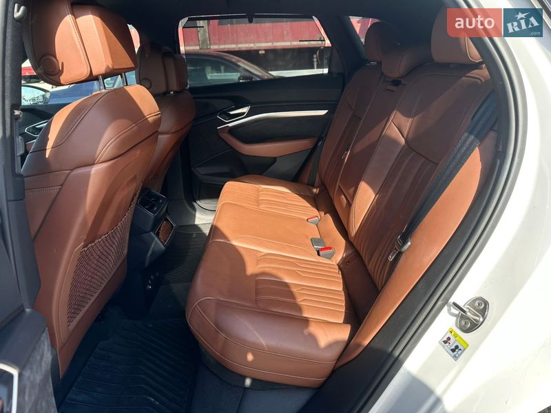 Внедорожник / Кроссовер Audi e-tron 2019 в Львове