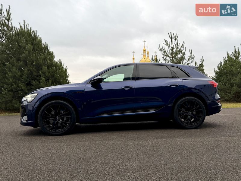 Внедорожник / Кроссовер Audi e-tron 2022 в Киеве
