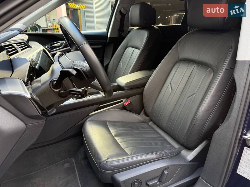 Внедорожник / Кроссовер Audi e-tron 2021 в Киеве
