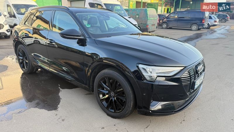 Позашляховик / Кросовер Audi e-tron 2022 в Луцьку