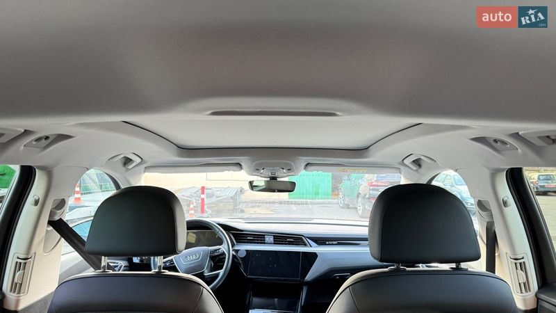 Позашляховик / Кросовер Audi e-tron 2022 в Луцьку