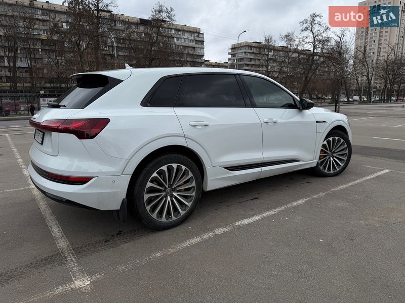 Внедорожник / Кроссовер Audi e-tron 2022 в Киеве