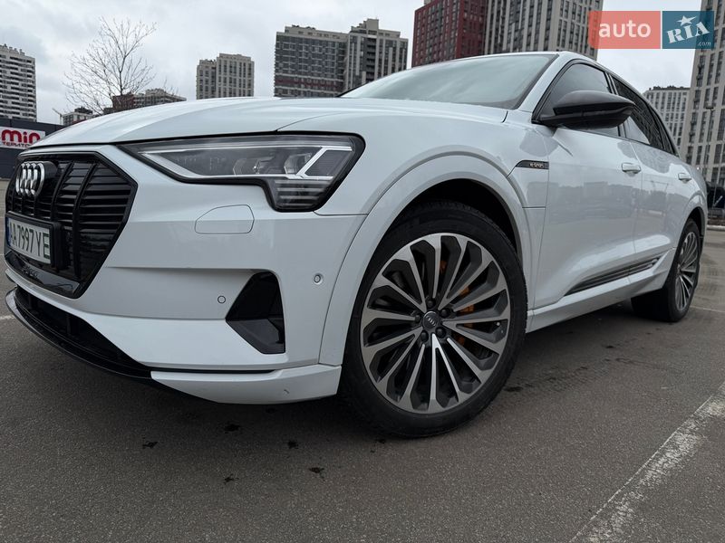 Внедорожник / Кроссовер Audi e-tron 2022 в Киеве