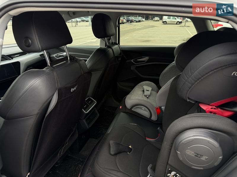 Внедорожник / Кроссовер Audi e-tron 2022 в Киеве