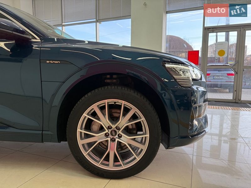 Внедорожник / Кроссовер Audi e-tron 2020 в Черновцах