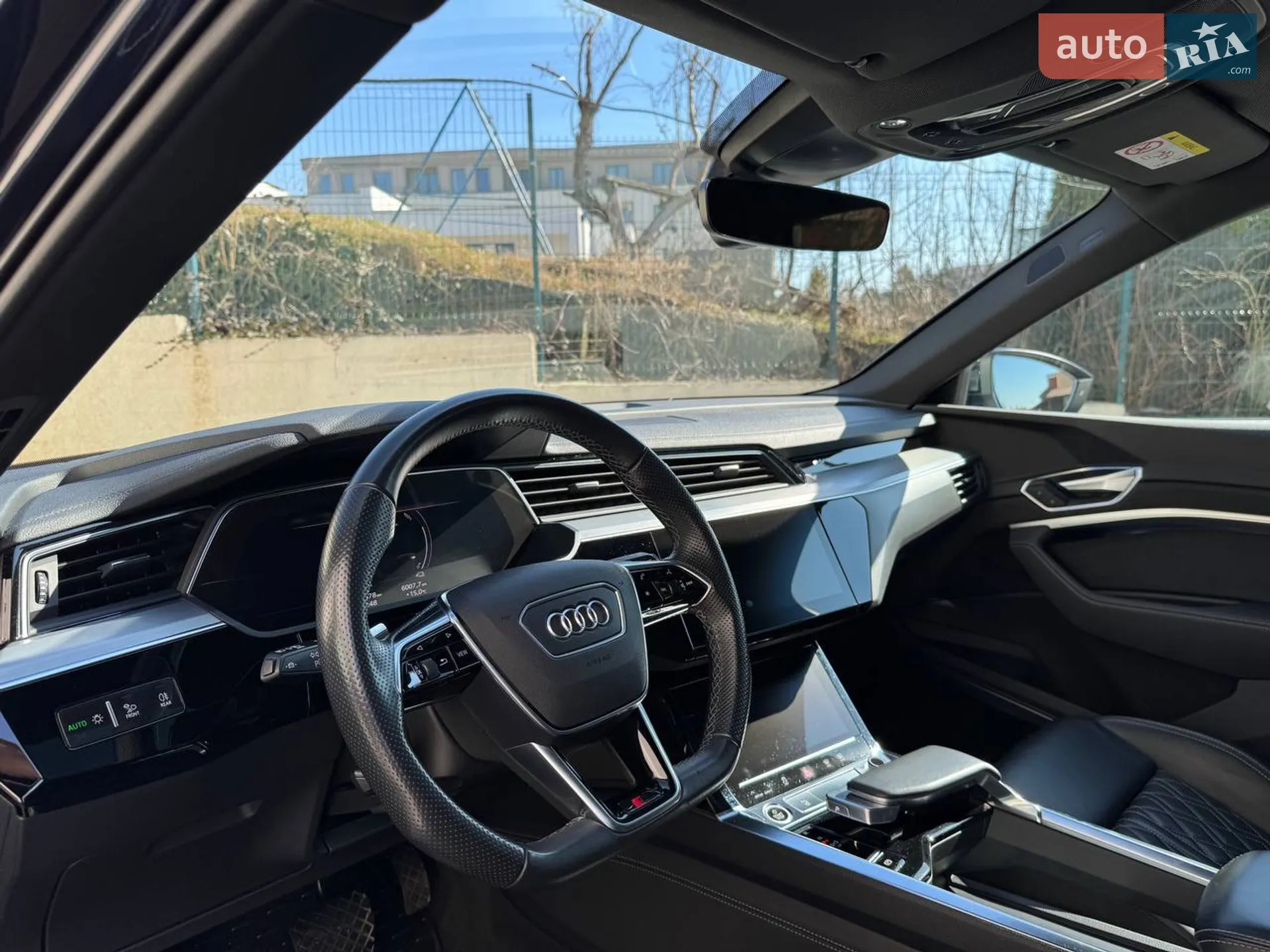 2021 Audi e-tron - мініатюра 12
