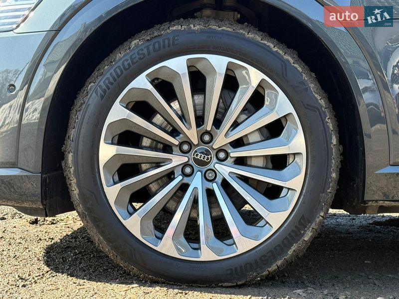 Позашляховик / Кросовер Audi e-tron 2022 в Луцьку