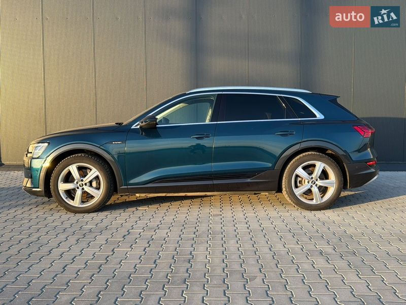 Позашляховик / Кросовер Audi e-tron 2021 в Львові
