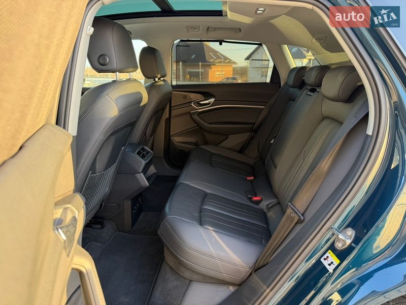 Позашляховик / Кросовер Audi e-tron 2021 в Львові