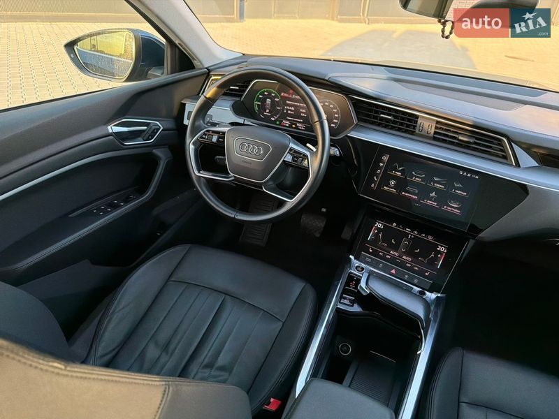 Позашляховик / Кросовер Audi e-tron 2021 в Львові