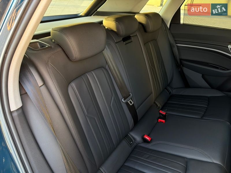 Позашляховик / Кросовер Audi e-tron 2021 в Львові