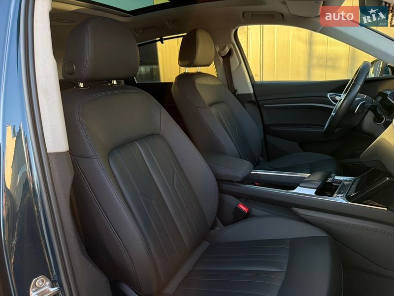 Позашляховик / Кросовер Audi e-tron 2021 в Львові