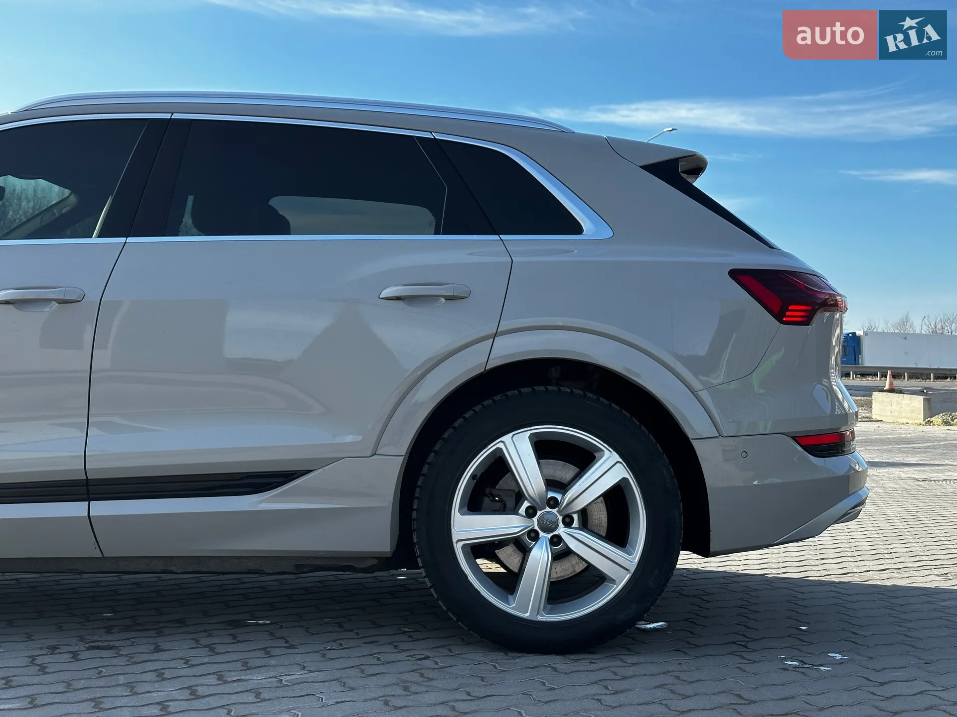 2019 Audi e-tron - мініатюра 8