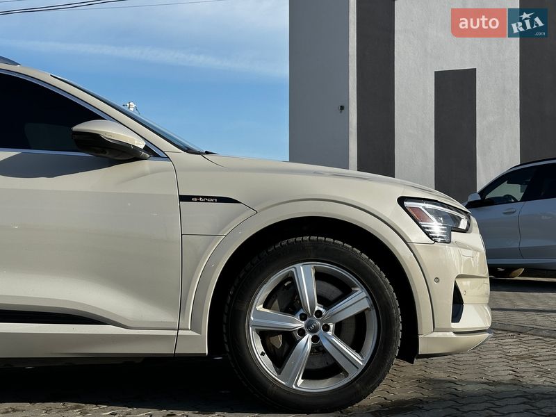 Внедорожник / Кроссовер Audi e-tron 2019 в Львове