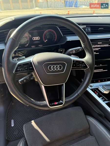 Позашляховик / Кросовер Audi e-tron 2021 в Києві