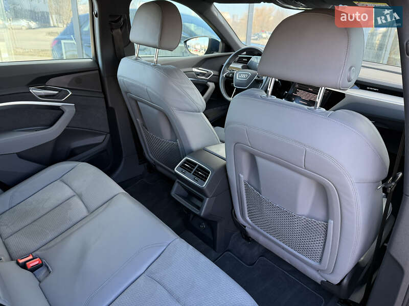 Внедорожник / Кроссовер Audi e-tron 2022 в Хмельницком