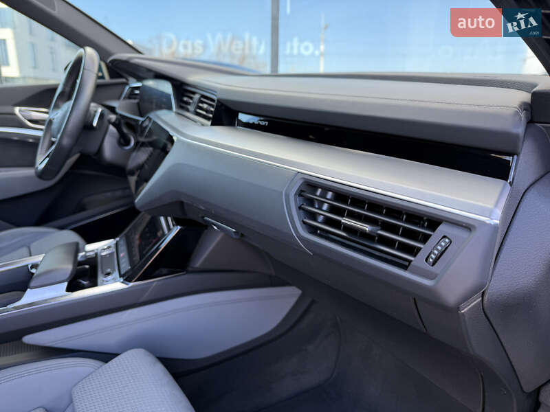 Внедорожник / Кроссовер Audi e-tron 2022 в Хмельницком