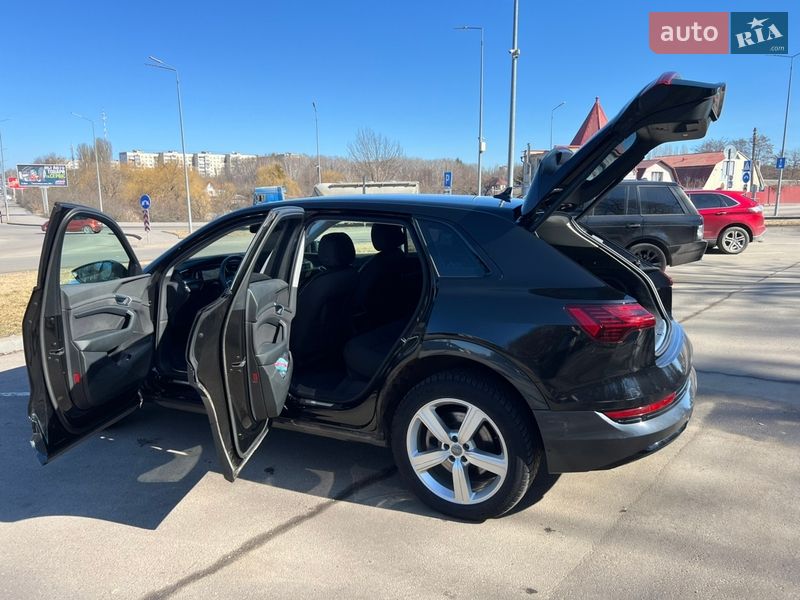 Позашляховик / Кросовер Audi e-tron 2019 в Вінниці