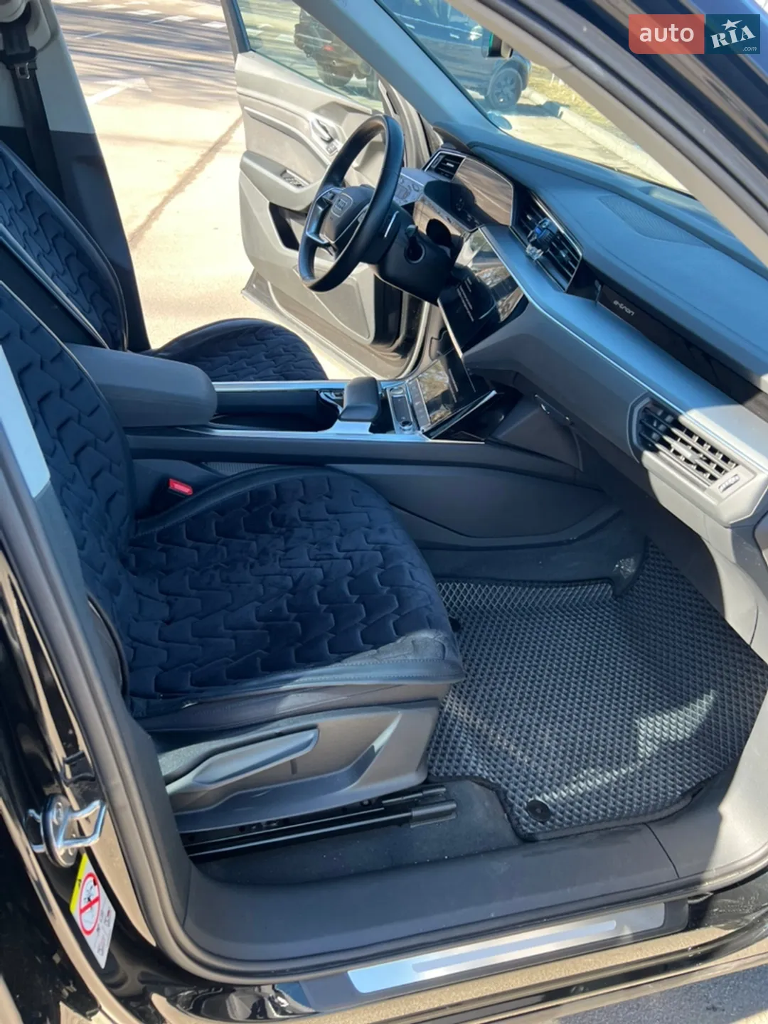 2019 Audi e-tron - мініатюра 24
