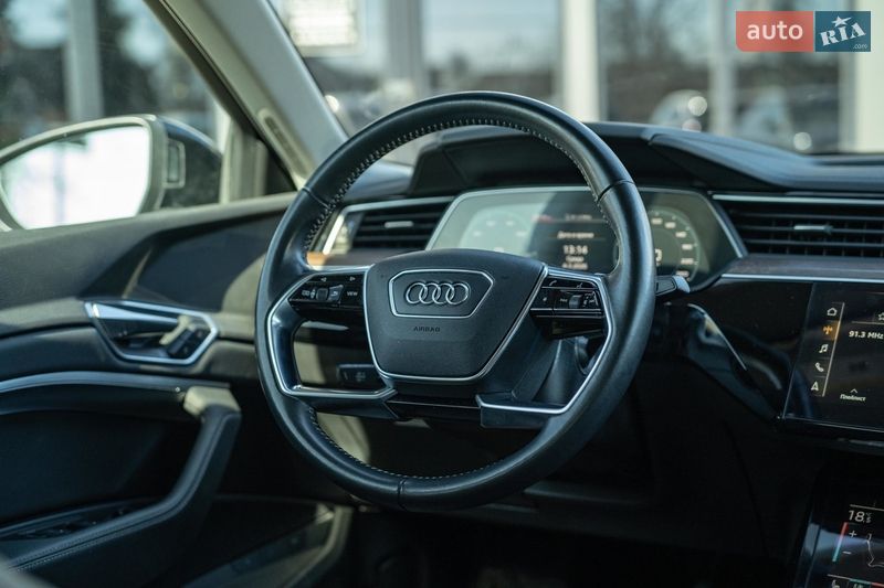 Внедорожник / Кроссовер Audi e-tron 2020 в Черновцах