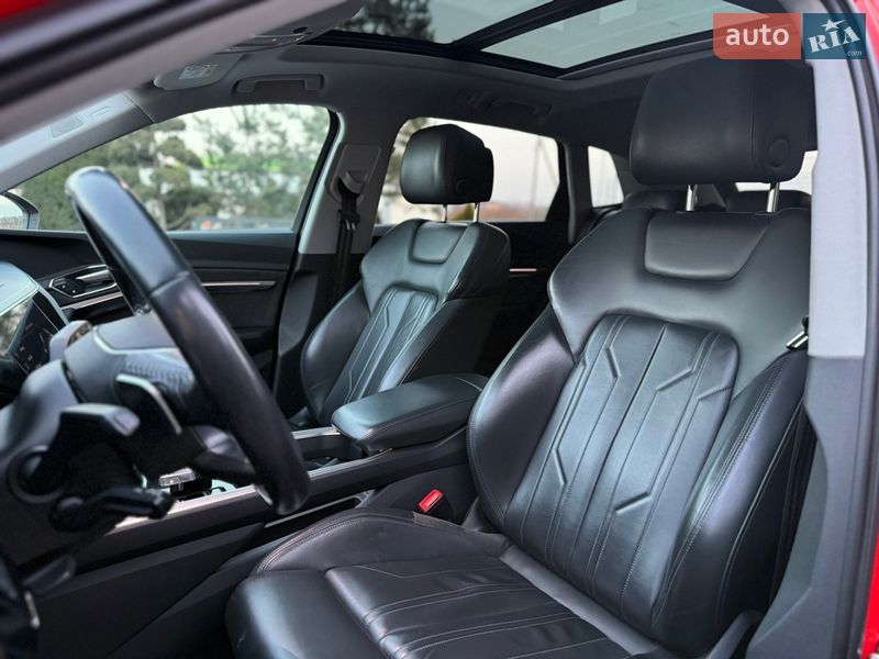 Внедорожник / Кроссовер Audi e-tron 2019 в Львове