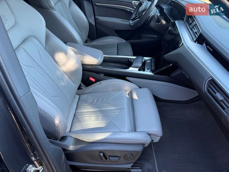 Позашляховик / Кросовер Audi e-tron 2021 в Києві