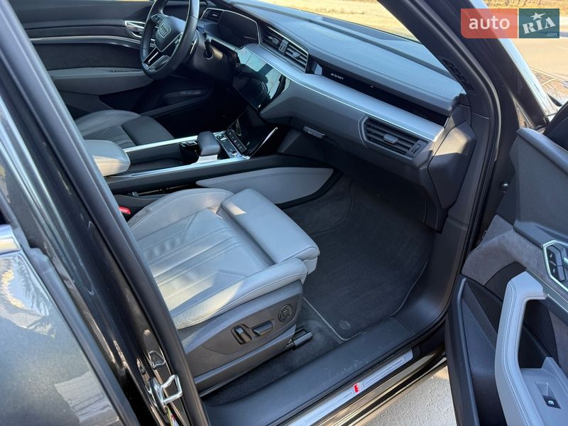 Позашляховик / Кросовер Audi e-tron 2021 в Києві