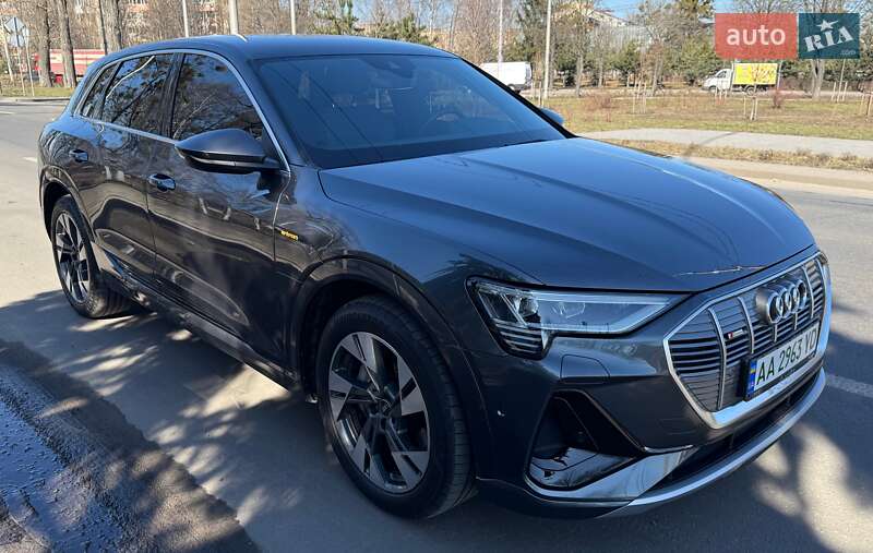 Позашляховик / Кросовер Audi e-tron 2021 в Києві