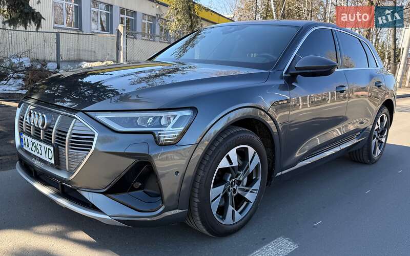 Позашляховик / Кросовер Audi e-tron 2021 в Києві