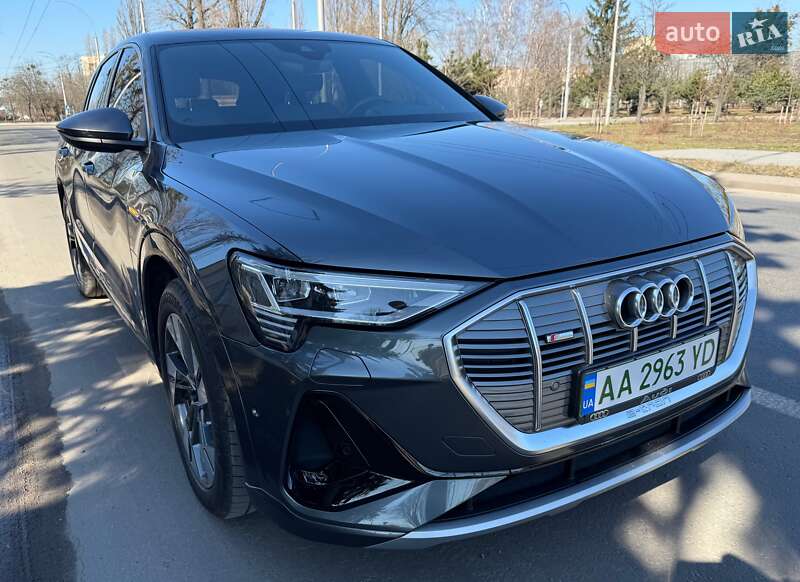 Позашляховик / Кросовер Audi e-tron 2021 в Києві
