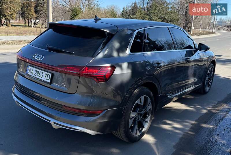 Позашляховик / Кросовер Audi e-tron 2021 в Києві