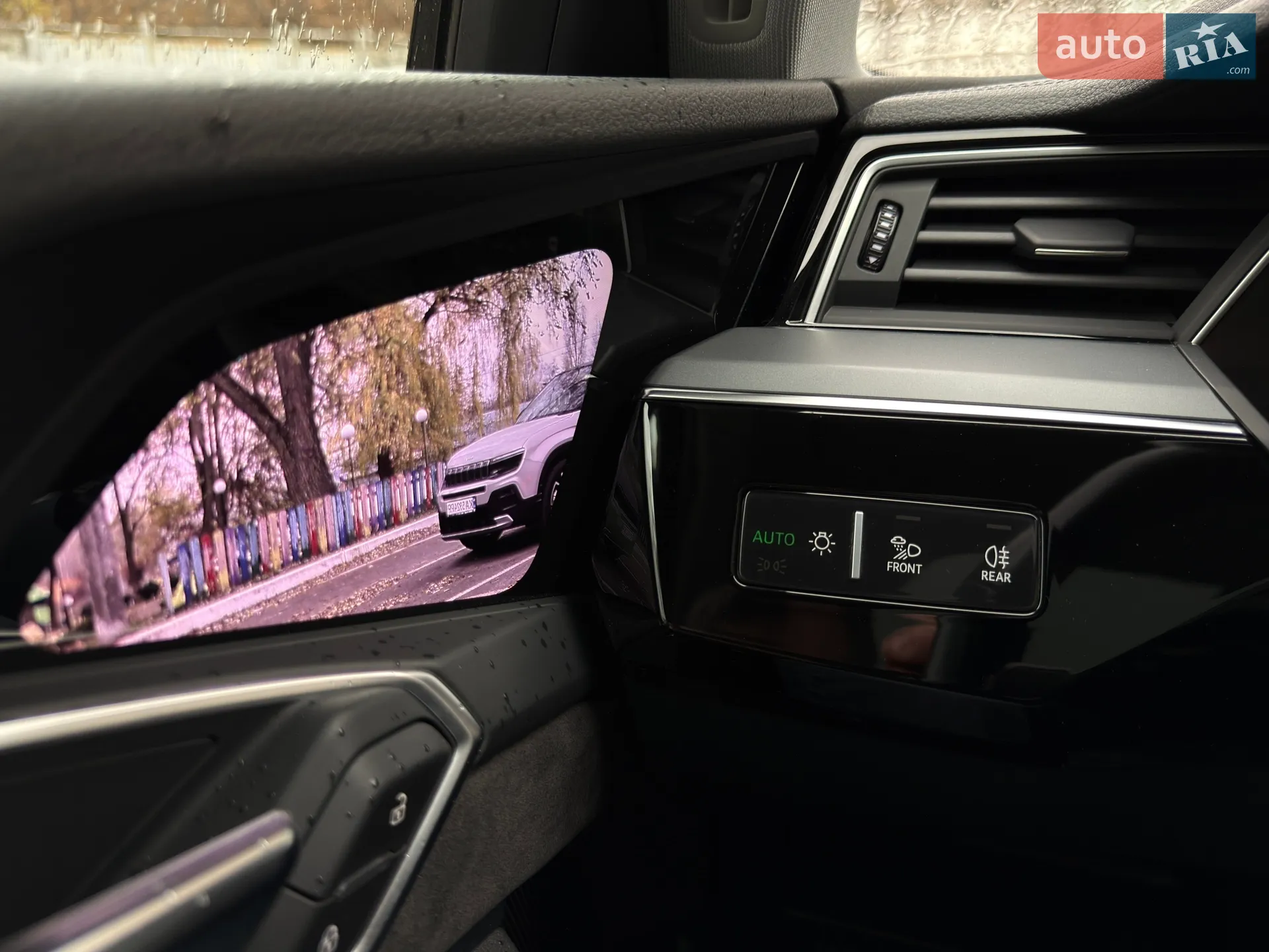 2019 Audi e-tron - мініатюра 34